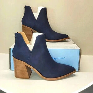 Women Cutout ankle boot pointed back zipper western boot new with box
